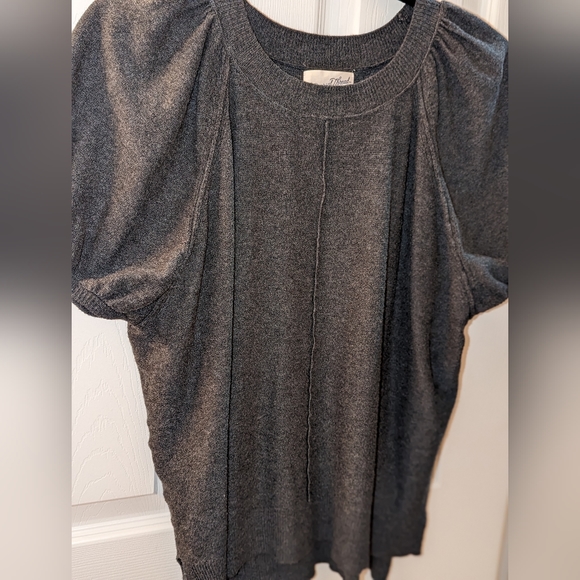 Universal Thread gray puff sleeve top - Picture 5 of 5